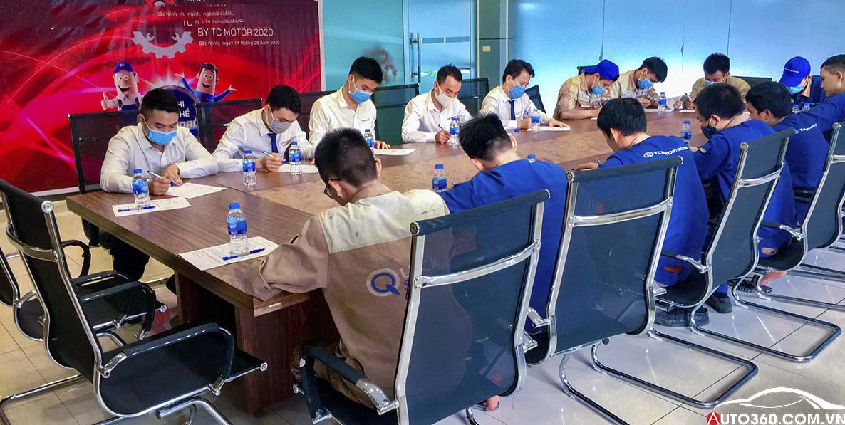 Nh&acirc;n vi&ecirc;n Hyundai Miền Đ&ocirc;ng