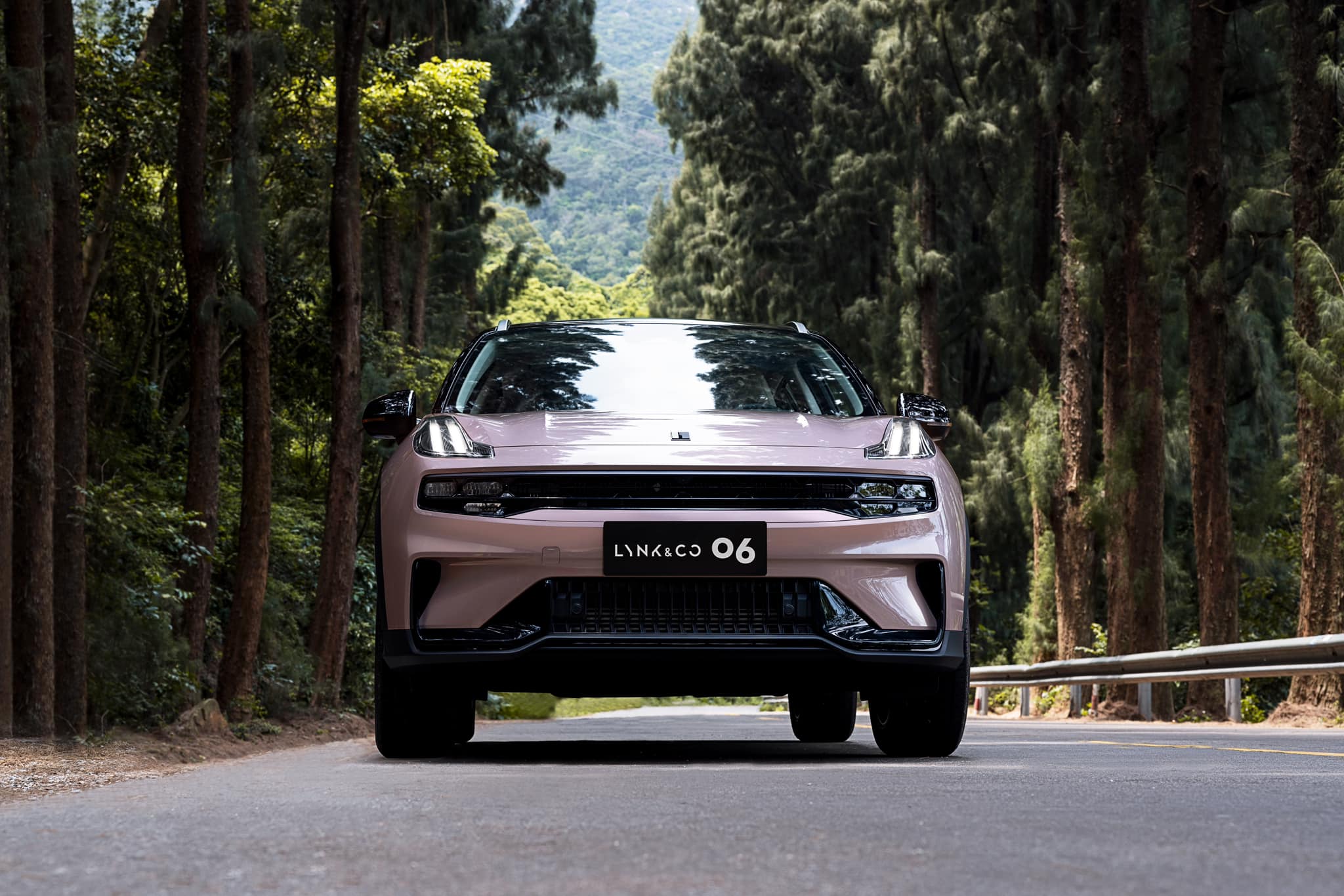 LYNK & CO 06: “TÂN BINH” DẪN ĐẦU PHÂN KHÚC B-SUV - Công bố giá 26-06