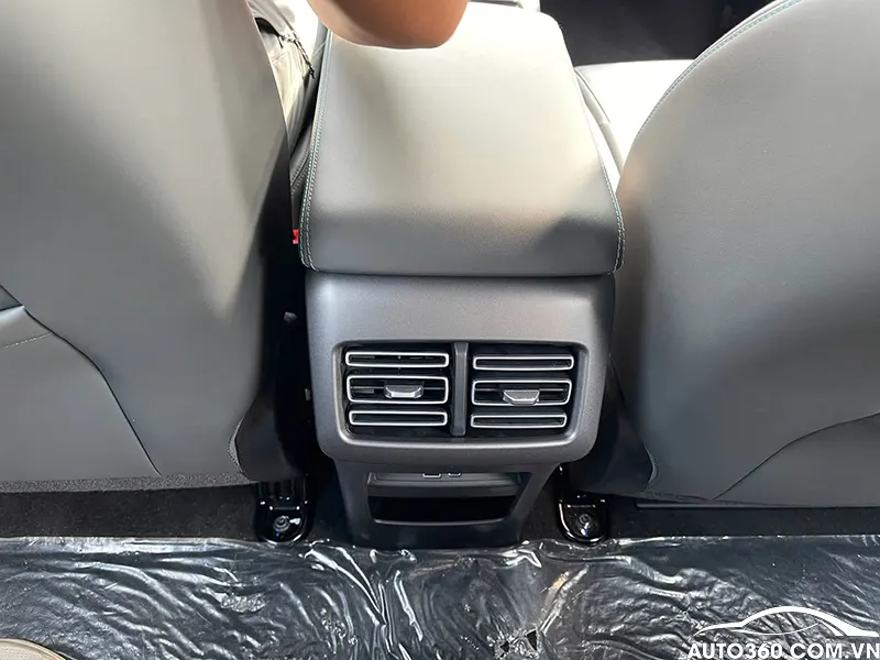 Cửa gi&oacute; sau BYD Sealion 5